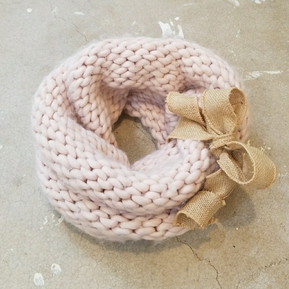 H&M Accessories - H&M Light Pink Chunky Knit Infinity Scarf